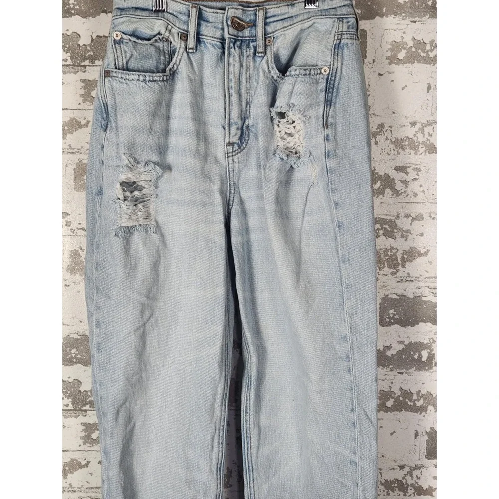 American Eagle Outfitters good pre